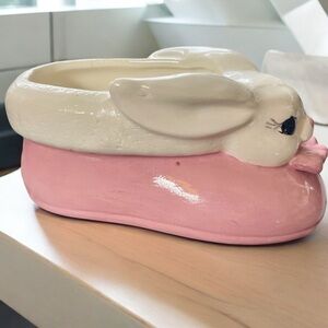 Vintage bunny slipper planter, ceramic, so cute! No chips or cracks
